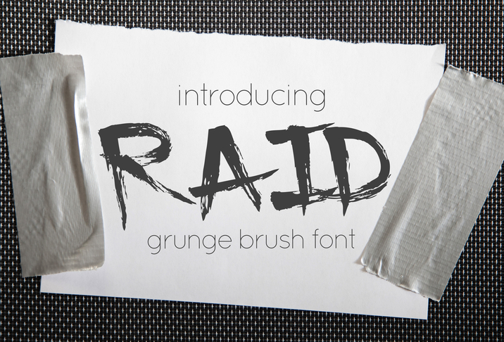 Creativemarket_Raid_Grunge_brush_font_291706_cap01